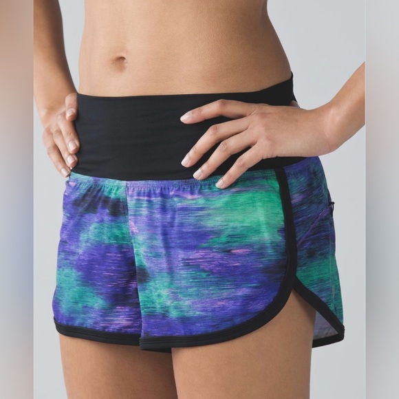 Lululemon Shorts Drop It Low Rio Nights Multi Black Size 6 - Picture 1 of 13